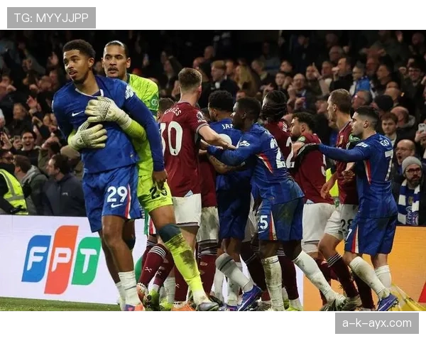 切尔西中场越堆越乱，表面人多实则功能重叠拖垮全队节奏